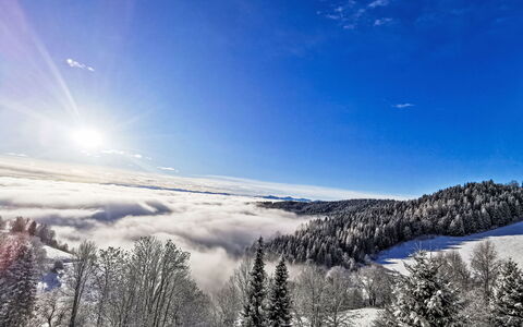 Sankt Urban 100: Cielo, Blu, Inverno, Geografia Montane, Neve, Nube, Montagna, Collina, Natura Selvaggia, Fenomeno Geologico