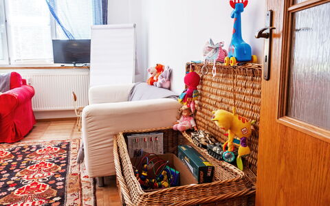 Profamily: Mobilia, Interior Design, Legna, Pavimentazione, Casa, Tessile, Camera, Pavimento, Soggiorno, Illuminazione