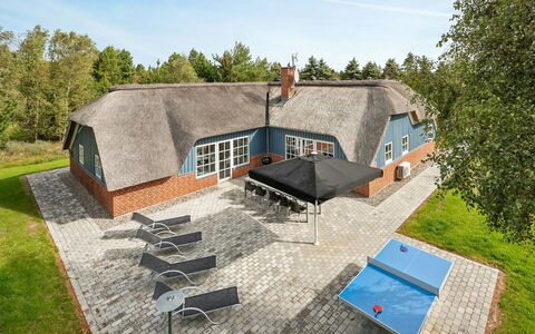 Alvina - 3.2Km from the Sea: Tetto, Casa, Casa, Villetta, Porta, Raccordo, Deck, Portico, Plank, Latifoglie
