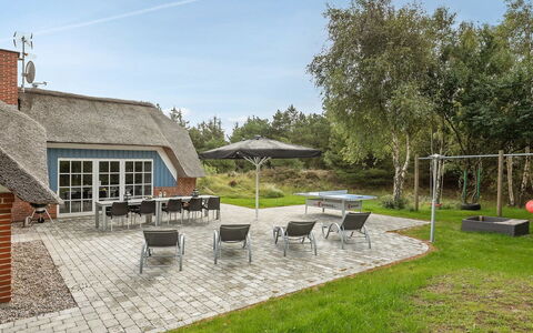 Alvina - 3.2Km from the Sea: Tetto, Casa, Casa, Villetta, Porta, Raccordo, Deck, Portico, Plank, Latifoglie