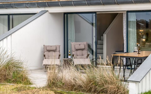 Adelbrand - 1Km from the Sea: Legna, Mobilia, Appartamento, Camera, Soffitto, Color Legno, Sedia, Latifoglie, Vernice, Legname