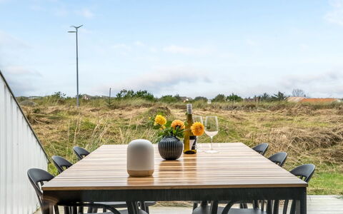 Adelbrand - 1Km from the Sea: Legna, Mobilia, Appartamento, Camera, Soffitto, Color Legno, Sedia, Latifoglie, Vernice, Legname