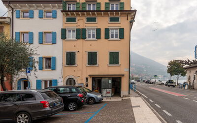 Brenzone 500: Costruzione, Finestra, Cittadina, Quartiere, Zona Residenziale, Appartamento, Insediamento Umano, Car Famiglia