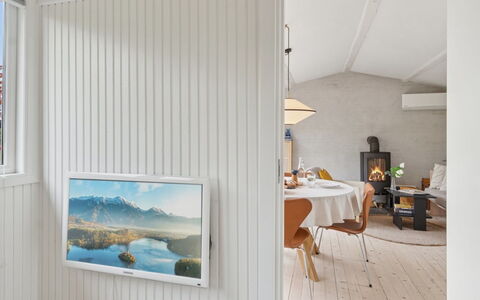 Gun - 300M to the Fjord: Interior Design, Soffitto, Pavimentazione, Mobilia, Pavimento, Camera, Cornice, Lampada, Soggiorno, Sedia
