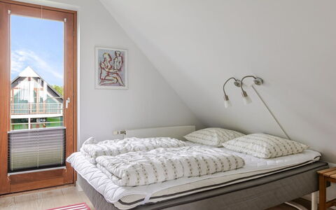 Thomine - 2.5Km from the Sea: Pavimentazione, Pavimento, Soffitto, Interior Design, Controsoffitto, Cucina, Cabinetry, Camera, Apparecchio Major, Lampada