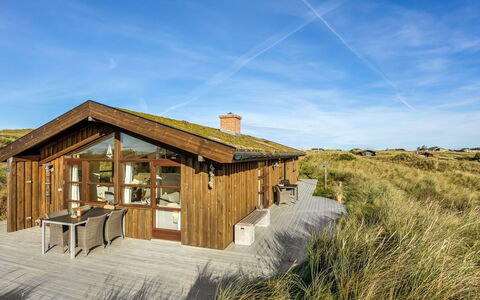Sigbritt - 750M from the Sea