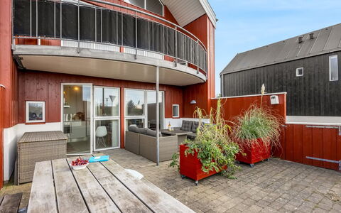 Janik - 700M from the Sea: Mobilia, Legna, Interior Design, Pavimentazione, Pavimento, Sedia, Camera, Soffitto, Soggiorno, Appartamento