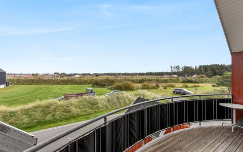 Janik - 700M from the Sea: Mobilia, Legna, Interior Design, Pavimentazione, Pavimento, Sedia, Camera, Soffitto, Soggiorno, Appartamento
