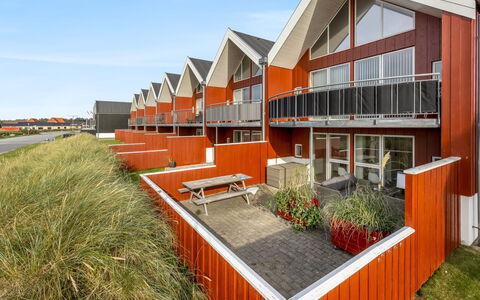 Janik - 700M from the Sea: Mobilia, Legna, Interior Design, Pavimentazione, Pavimento, Sedia, Camera, Soffitto, Soggiorno, Appartamento