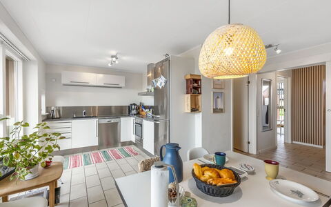 Janik - 700M from the Sea: Interior Design, Mobilia, Pavimentazione, Controsoffitto, Pavimento, Cucina, Soffitto, Legna, Lampada, Camera
