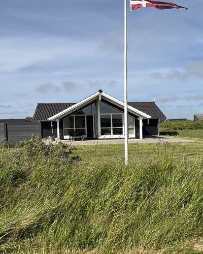 Bryngeir - 100M from the Sea