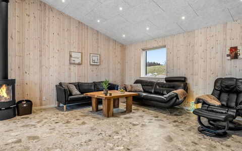 Gillis - 1Km from the Sea: Pavimentazione, Legna, Pavimento, Interior Design, Soffitto, Mobilia, Pavimento In Legno, Soggiorno, Casa, Camera