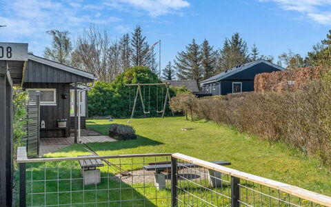 Detlef - 400M from the Sea: Villetta, Backyard, Cortile, Edifici Giardino, Capannone, Raccordo, Mobili Da Esterno, Log Cabin, Struttura Esterna, Baracca