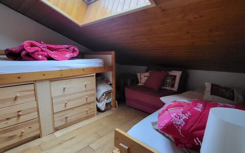 Balcons de Venosc: Mobilia, Legna, Interior Design, Camera Da Letto, Pavimento, Pavimentazione, Letto, Soffitto, Camera, Attico