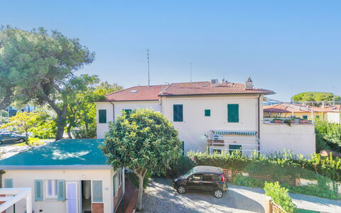 La Casetta: Casa, Sobborgo, Balcone