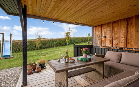 Benite - 600M from the Sea: Villetta, Backyard, Cortile, Edifici Giardino, Capannone, Raccordo, Mobili Da Esterno, Log Cabin, Struttura Esterna, Baracca