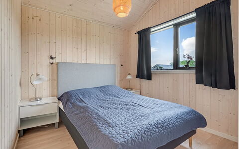 Jelisaveta - 45Km from the Sea: Letto, Camera Da Letto, Interior Design, Legna, Soffitto, Pavimentazione, Lenzuolo, Pavimento, Bedding, Mobilia