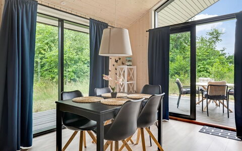 Jelisaveta - 45Km from the Sea: Mobilia, Legna, Interior Design, Sedia, Cucina & Sala Da Pranzo Tavolo, Tavolo, Pavimentazione, Sala Da Pranzo, Color Legno, Soffitto