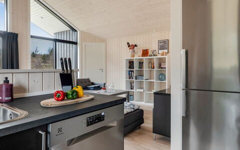 Jelisaveta - 45Km from the Sea: Cucina, Interior Design, Mobilia, Elettrodomestico Da Cucina, Pavimentazione, Legna, Apparecchio Major, Soffitto, Controsoffitto, Pavimento