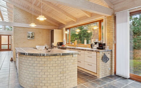 Jorid - from the Sea: Pavimentazione, Interior Design, Legna, Soffitto, Controsoffitto, Mobilia, Cucina, Pavimento, Casa, Cabinetry