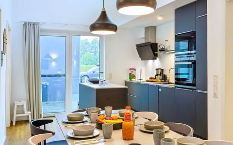 Abenteuerland: Interior Design, Mobilia, Cucina, Pavimentazione, Controsoffitto, Soffitto, Lampada, Elettrodomestico Da Cucina, Camera, Illuminazione