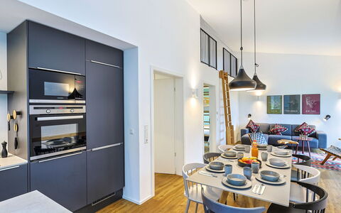 Abenteuerland: Interior Design, Pavimentazione, Mobilia, Soffitto, Cucina, Pavimento, Camera, Pavimento In Legno, Controsoffitto, Illuminazione