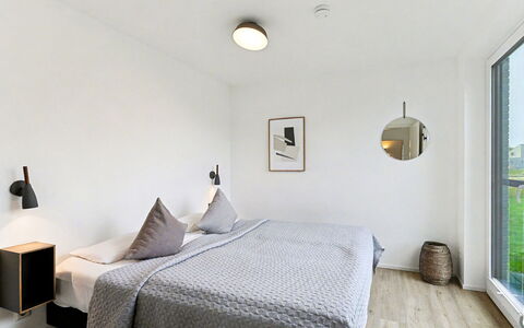 Paradiso: Letto, Interior Design, Mobilia, Camera Da Letto, Parete, Pavimentazione, Pavimento, Soffitto, Camera, Legna