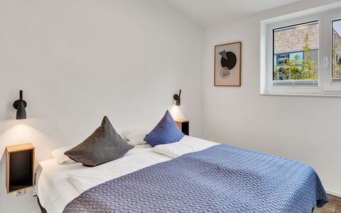 Goldfisch: Parete, Legna, Camera Da Letto, Pavimentazione, Pavimento, Interior Design, Letto, Casa, Mobilia, Soffitto