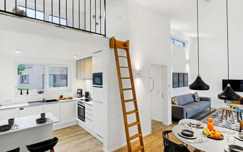 Favola: Interior Design, Mobilia, Pavimentazione, Pavimento, Soffitto, Camera, Soggiorno, Pavimento In Legno, Appartamento, Sedia