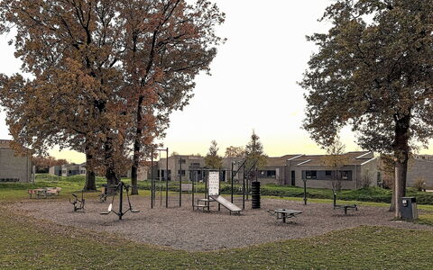 Schulenburg (137): Interior Design, Mobilia, Divano, Pavimentazione, Pavimento, Camera, Soffitto, Soggiorno, Appartamento