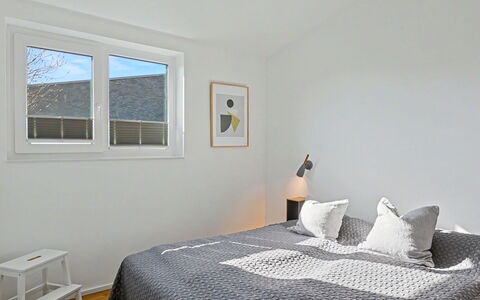 Dümmer Søtid: Parete, Interior Design, Camera Da Letto, Letto, Legna, Soffitto, Pavimentazione, Pavimento, Mobilia, Bedding