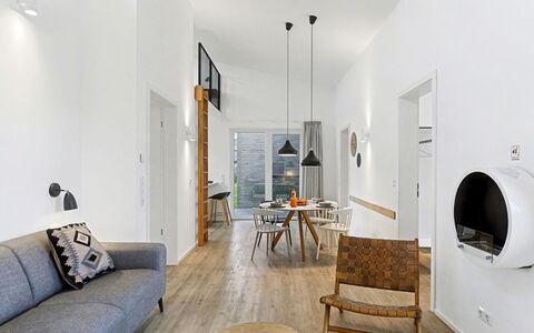 Sonnenwiese: Parete, Pavimentazione, Interior Design, Mobilia, Legna, Pavimento, Soffitto, Soggiorno, Pavimento In Legno, Casa