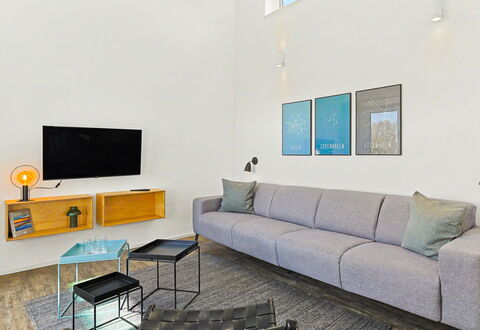 Schmidt: Mobilia, Interior Design, Divano, Pavimentazione, Parete, Pavimento, Soggiorno, Legna, Tavolo, Camera