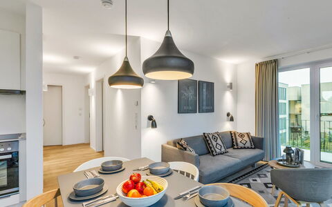 Seezauber: Interior Design, Pavimentazione, Soffitto, Pavimento, Mobilia, Camera, Appartamento, Sedia, Soggiorno, Lampada