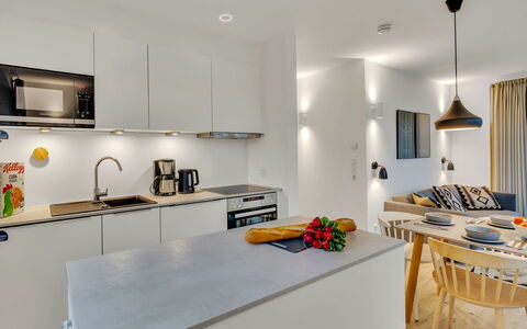 Seezauber: Cucina, Interior Design, Mobilia, Controsoffitto, Pavimentazione, Parete, Lampada, Soffitto, Elettrodomestico Da Cucina, Camera