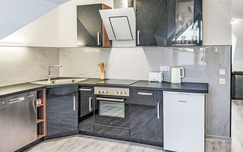 Sonnenschein: Cucina, Pavimentazione, Controsoffitto, Elettrodomestico Da Cucina, Interior Design, Pavimento, Casa, Apparecchio Major, Mobilia, Cabinetry