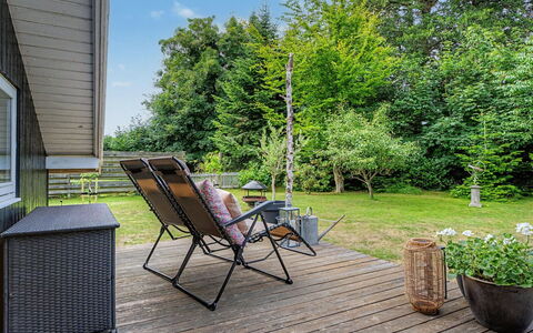 Lirim - 400M from the Sea: Mobilia, Legna, Mobili Da Esterno, Sedia, Giardino, Arbusto, Lotto, Tavolo Esterno, Deck