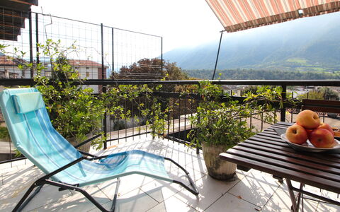 Casa Ines, Feltre: Mobilia, Sedia, Mobili Da Esterno, Tavolo Esterno, Balcone, Eco Hotel, Shade, Pianta Della Casa, Ricorrere, Tavolino Da Caffè
