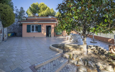 Villa Caroline, Private Pool and Seaview: Flagstone, Shade, Piastrella, Calcestruzzo, Giardino, Driveway, Landscaping, Cortile, Cobblestone, Cortile