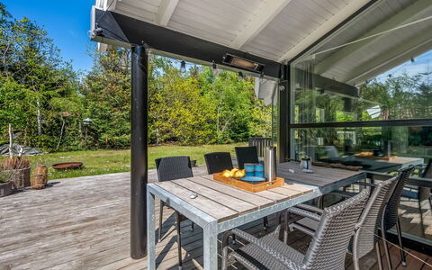 Edvard - 300M from the Sea: Mobilia, Sedia, Tavolo, Portico, Shade, Mobili Da Esterno, Soffitto, Deck, Cucina & Sala Da Pranzo Tavolo, Bicchiere