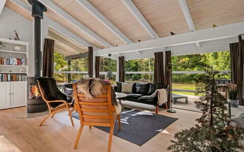 Edvard - 300M from the Sea: Interior Design, Pavimentazione, Mobilia, Legna, Soffitto, Pavimento, Pavimento In Legno, Soggiorno, Divano, Casa