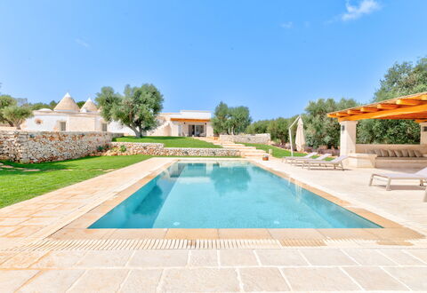 Trulli di Luccio: Giardino, Piscina, Landscaping, Design, Giochi D'Acqua, Piastrella, Flagstone