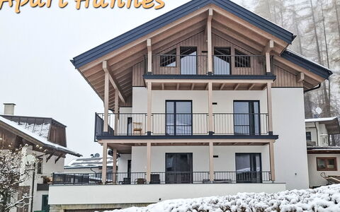 Hannes: Casa, Casa, Zona Residenziale, Tetto, Villetta, Raccordo, Balcone, Porta, Portico, Estate