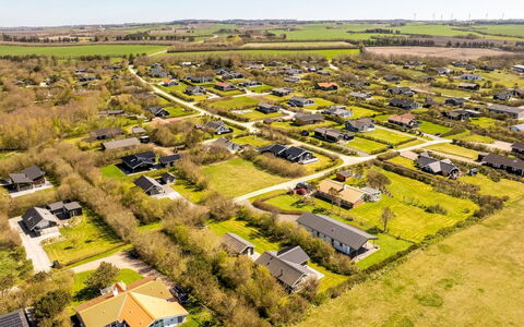 Jaane - 250M to the Fjord: Zona Residenziale, Paesaggio, Plain, Lotto, Casa, Area Rurale, Campo, Sobborgo, Estate, Visione Globale
