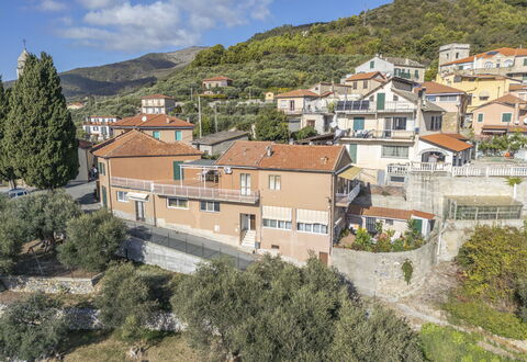 Casa di Bruna Seaview, Albenga: Costruzione, Parete, Zona Residenziale, Casa, Casa, Tetto, Cittadina, Architettura, Quartiere, Insediamento Umano