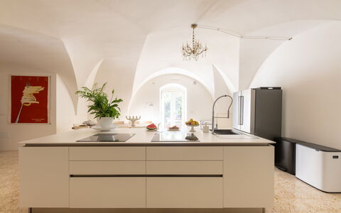 Palazzo Villani Lubelli: Interior Design, Pavimentazione, Mobilia, Cucina, Soffitto, Pavimento, Illuminazione, Controsoffitto, Elettrodomestico Da Cucina, Cabinetry