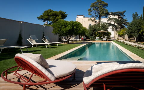 Palazzo Villani Lubelli: Piscina, Mobilia, Mobili Da Esterno, Lettino, Ricorrere, Giardino, Sedia, Sedia A Sdraio, Shade, Eco Hotel