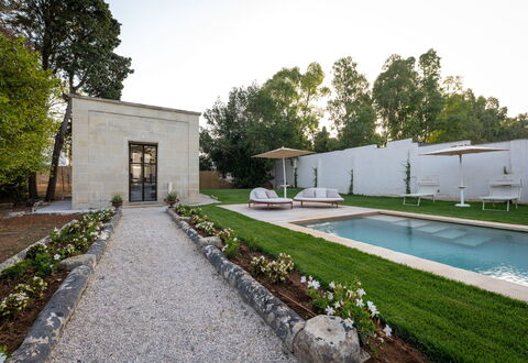 Palazzo Villani Lubelli: Giardino, Estate, Landscaping, Giochi D'Acqua, Piscina, Design, Cortile, Shade, Cortile, Backyard