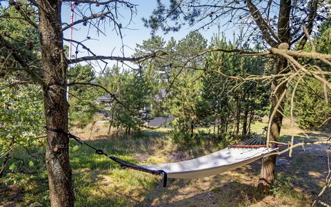 Reinhardt - 800M from the Sea: Villetta, Backyard, Cortile, Edifici Giardino, Capannone, Raccordo, Mobili Da Esterno, Log Cabin, Struttura Esterna, Baracca