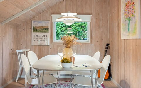Lenny - 500M from the Sea: Interior Design, Mobilia, Divano, Pavimentazione, Pavimento, Camera, Soffitto, Soggiorno, Appartamento